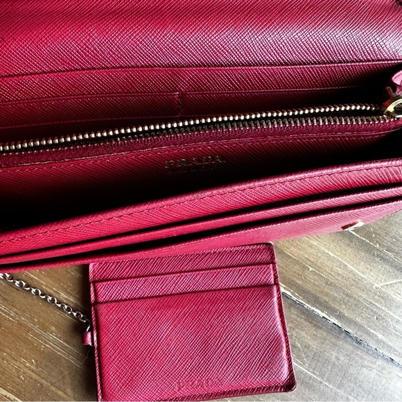 Authentic Prada Portafoglio Pattina
Large Saffiano Leather Wallet Fiery Red - Picture 6 of 16